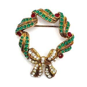 Monet Singed Vintage Christmas Holiday Rhinestone Wreath Pin Brooch